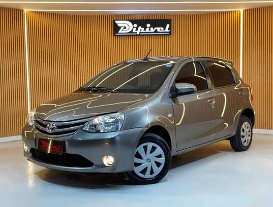 TOYOTA ETIOS 1.5 XS 16V FLEX 4P AUTOMÁTICO TOYOTA ETIOS 1.5 XS 16V FLEX 4P AUTOMÁTICO